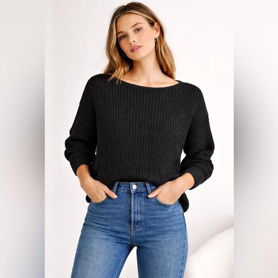Vince Black Sweater Size Small