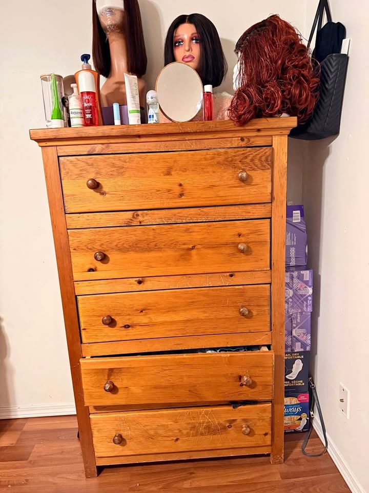 Move out sale : Brown Dresser