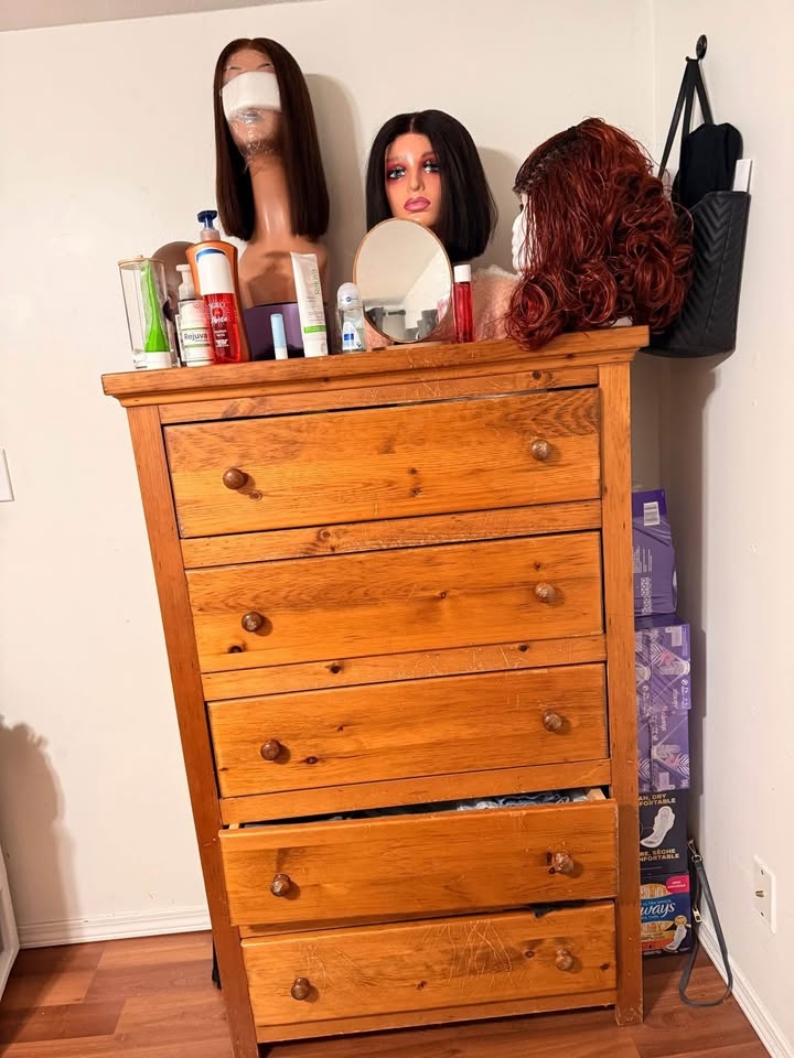 Move out sale : Brown Dresser - photo 3
