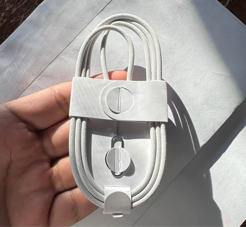 USB C to C Fast Charger Cable (1m) w/ Sim Tool - NEW - photo 2