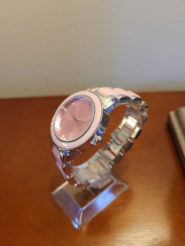 Brand New Unbranded Stylish Silver and Pink Women's Watch - photo 2