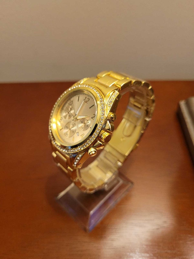 Brand New Women's Gold Fashion Watch with Diamond Bezel - photo 2