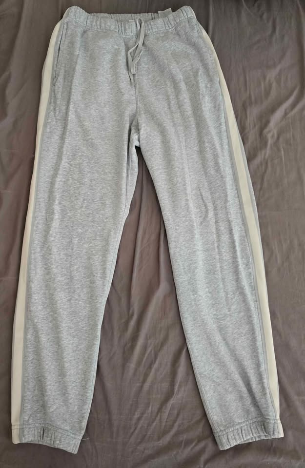 Uniqlo Side Stripe Sweats - photo 5