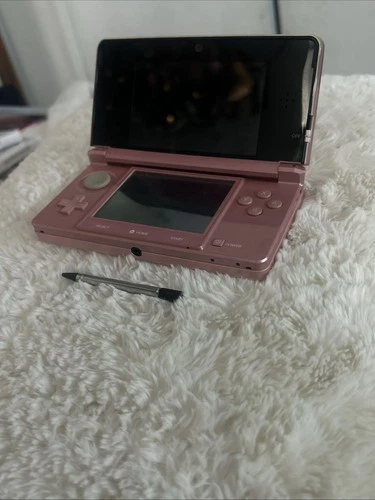 Nintendo 3DS Console - photo 3
