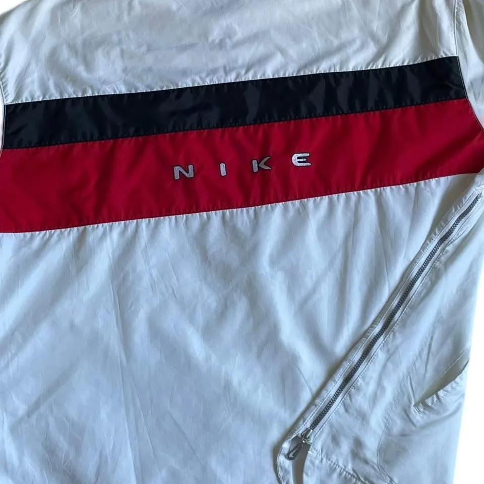 Nike Wind Breaker Half-Zip image indicator(2)