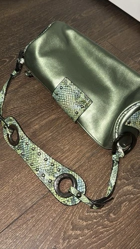 Vintage Guess Y2K Green Snakeskin Baguette Bag - photo 4