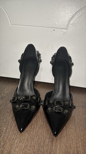 Edgy Sophistication: Midnight Black Studded Pointed-Toe Pumps - photo 2
