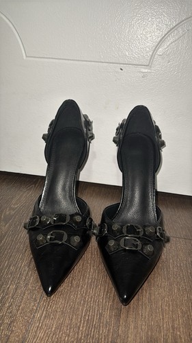 Edgy Sophistication: Midnight Black Studded Pointed-Toe Pumps - photo 3