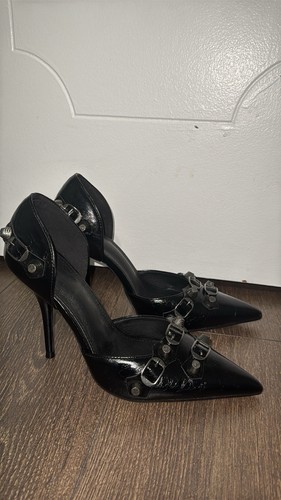 Edgy Sophistication: Midnight Black Studded Pointed-Toe Pumps - photo 4