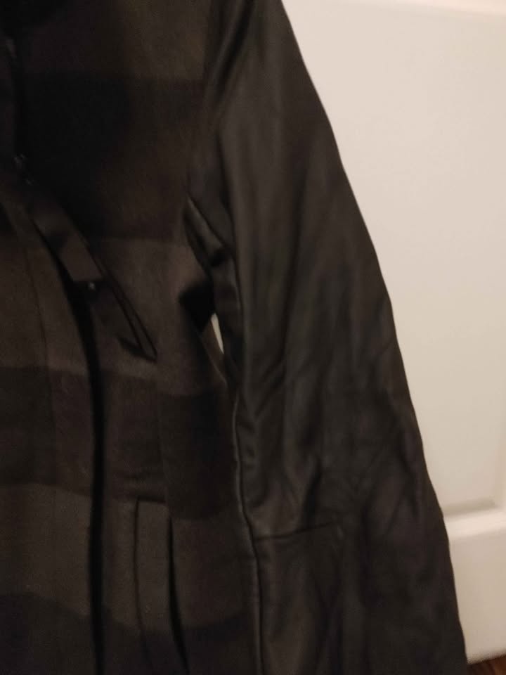 Size 4 Lululemon Brisk Biker Jacket - photo 4