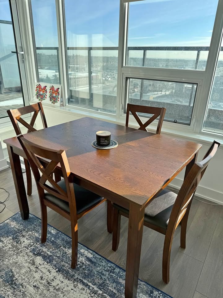 4 Seater Dining Table - Like New