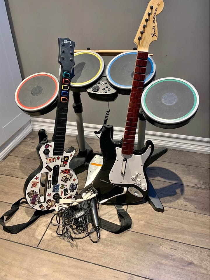 Wii/Wii U Rock Band Set and Games