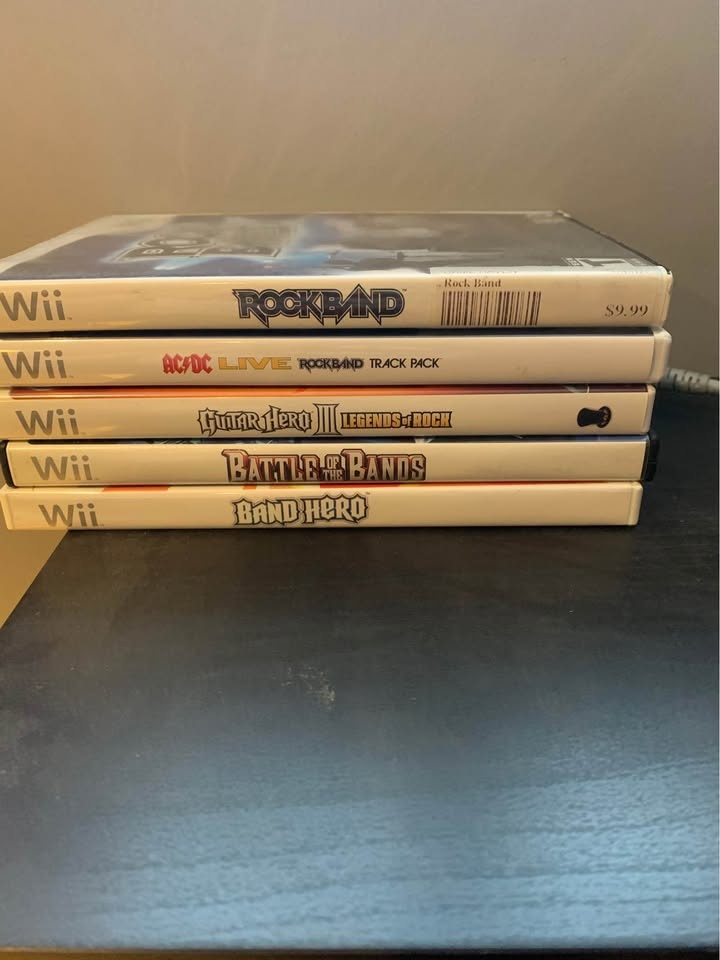 Wii/Wii U Rock Band Set and Games - photo 4