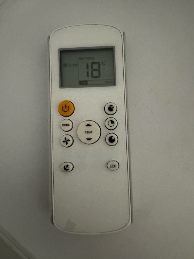 Portable Air Conditioner + Remote - photo 4