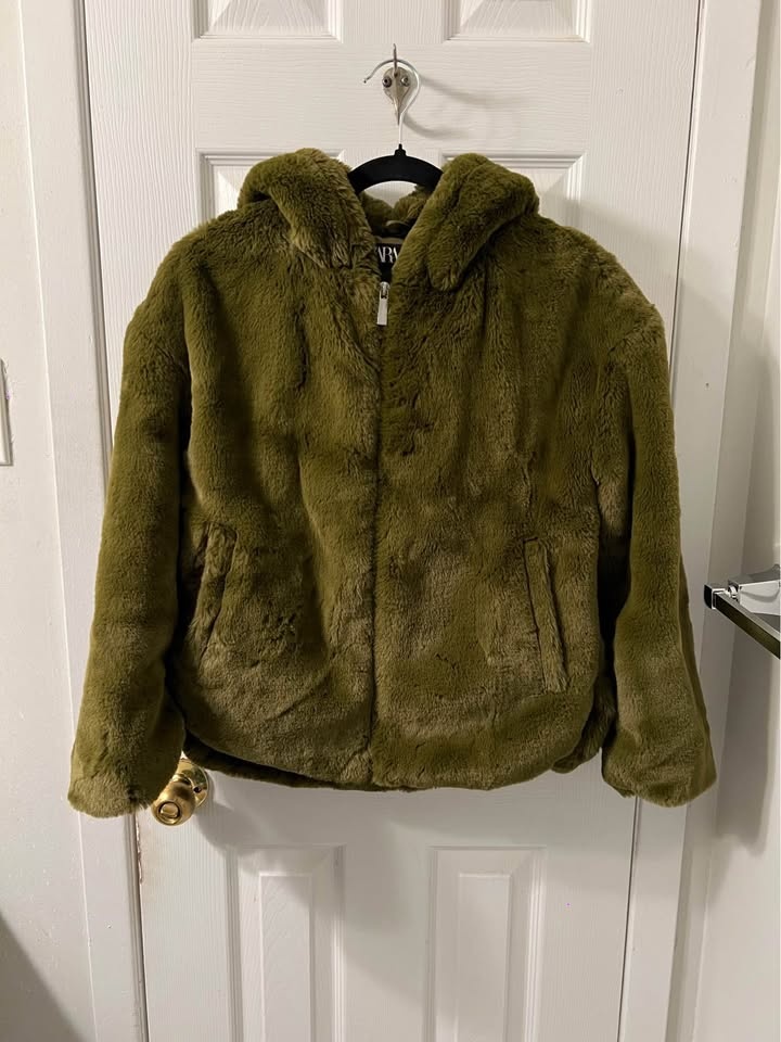 Zara Faux Fur Jacket - photo 2