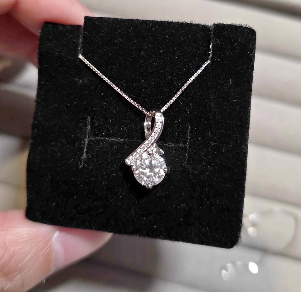 New 1 carat Moissanite Sterling Silver Pendant