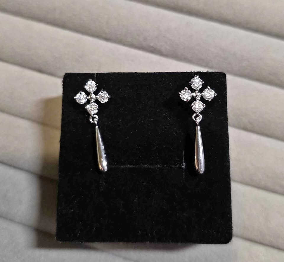 New Moissanite Silver Cross Stud Earrings (9H1F)