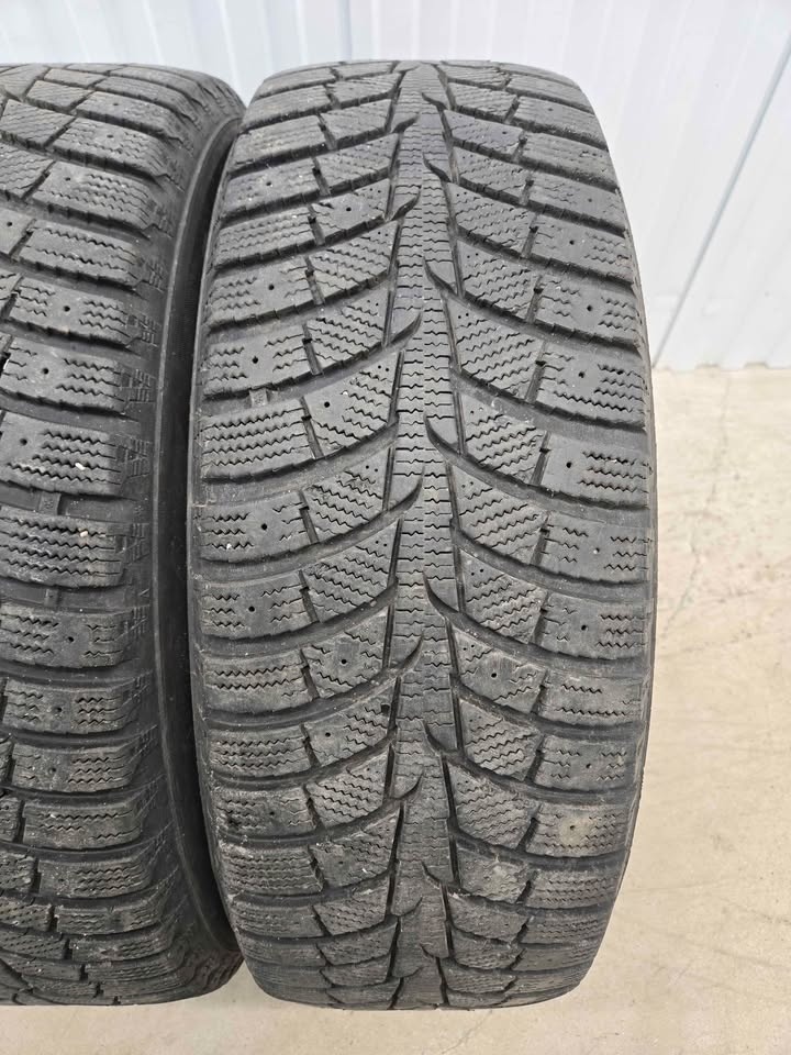 Winter Tires on Rims - 235/60R18 - photo 3