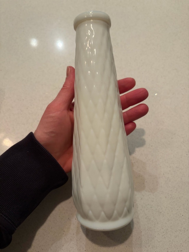 Vintage Milk Glass Vase - photo 5