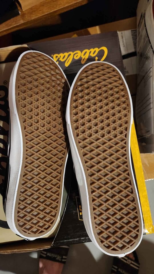 Brand new Vans classic slip-on shoes - photo 4