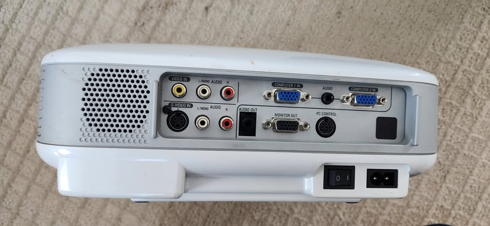 NEC projector with case - photo 2