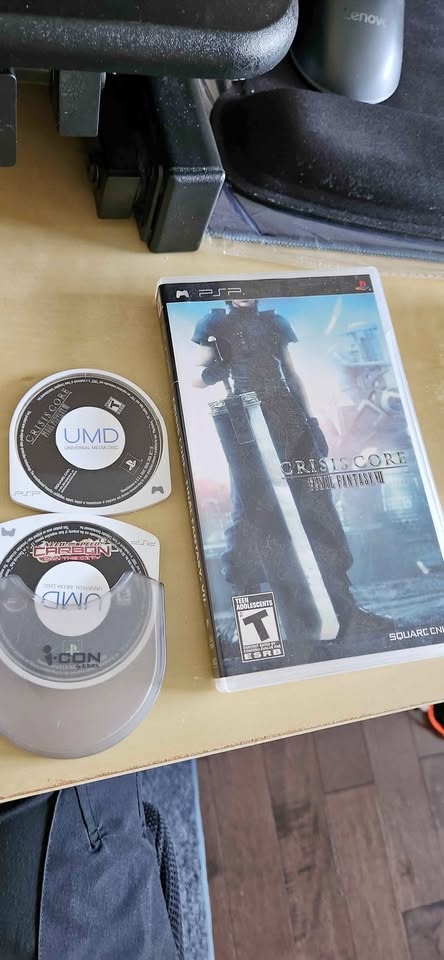 PSP Final Fantasy VII Crisis Core + Need For Speed Carbon