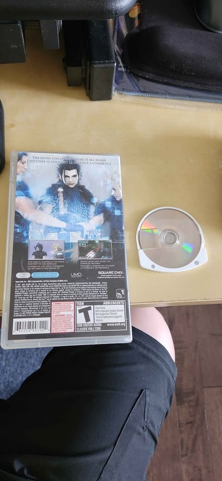 PSP Final Fantasy VII Crisis Core + Need For Speed Carbon - photo 5