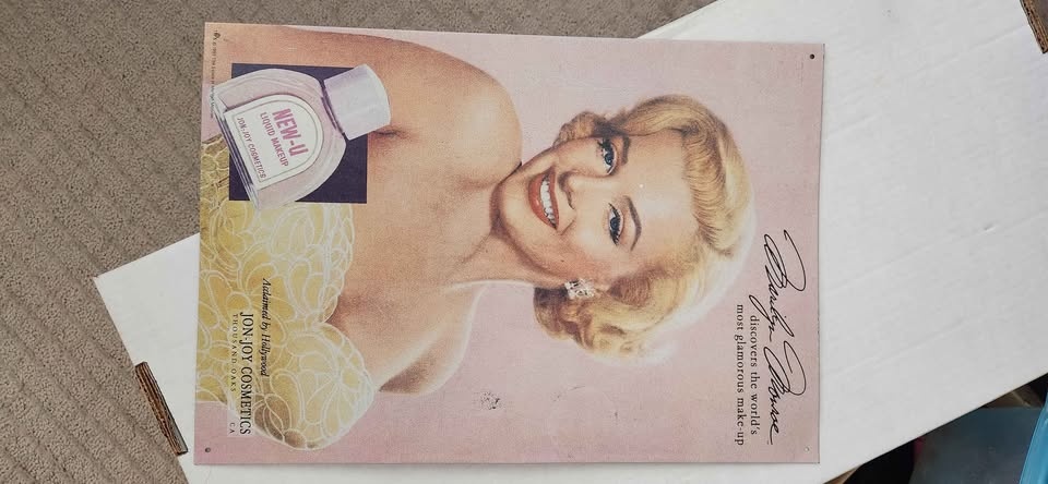 Marilyn Monroe Metal Poster 11x16in