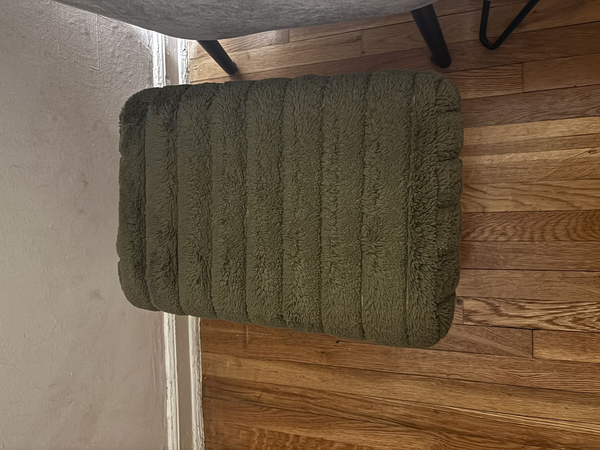 Pink and Green Ottomans for Sale - photo 2