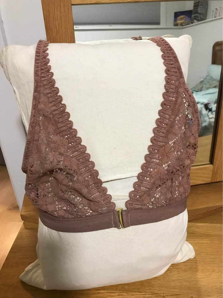 Lace bralettes x2 - photo 2