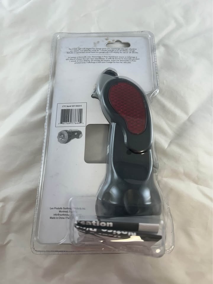 SunForce Crank Light with Digital Tire Gauge - photo 3