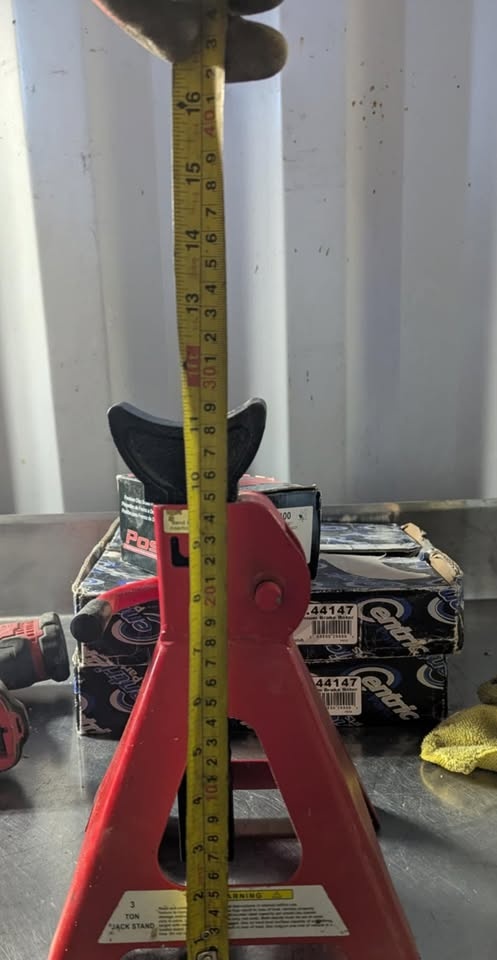 2x 2-Ton Bottle Jacks & 1x 3-Ton Jack - photo 2