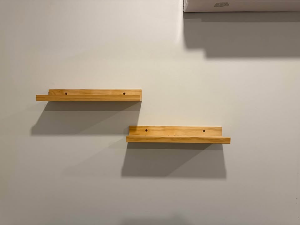 MOVING SALE Wooden floating shelves - photo 2