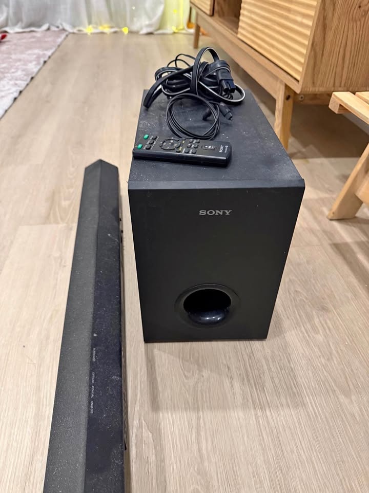 Sony Sound Bar Surround System Speaker with Chords and Remote