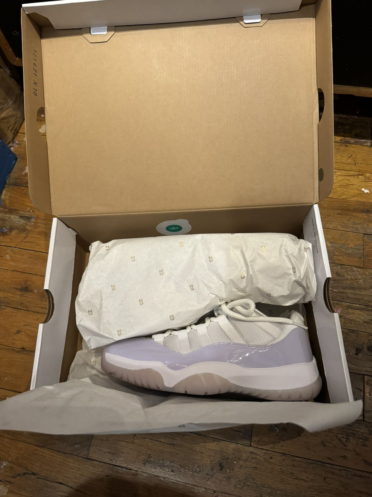 NEW Jordan Women's Retro 11 Low "Pure Violet"