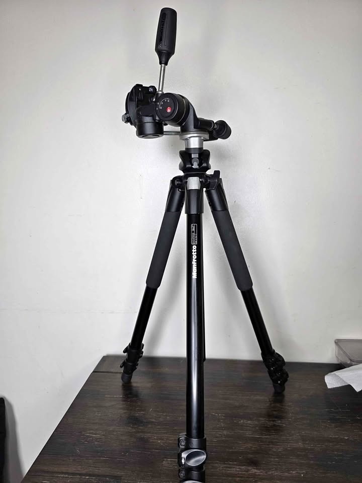 Manfrotto 055XPROB Tripod + 808RC4 3-Way Head