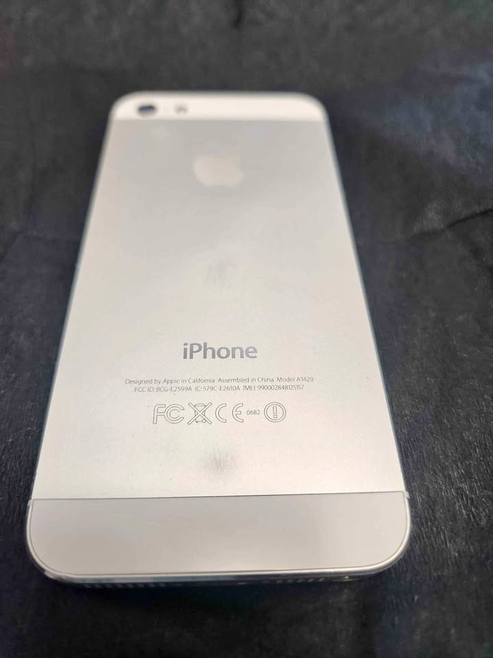 iPhone 5 16GB Unlocked - Great for Collectors