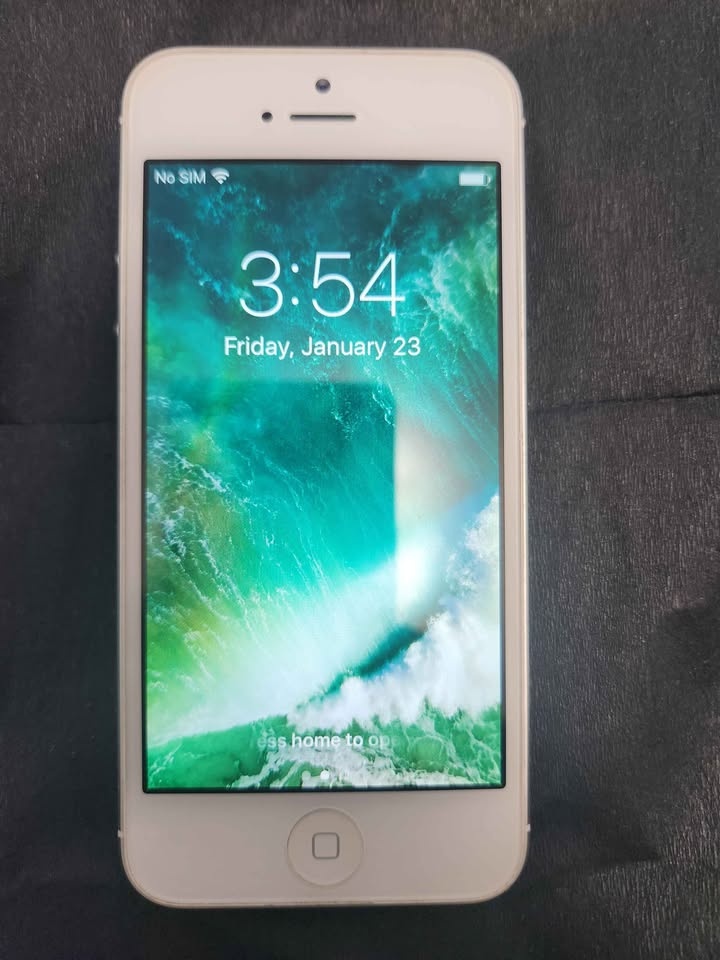 iPhone 5 16GB Unlocked - Great for Collectors - photo 5