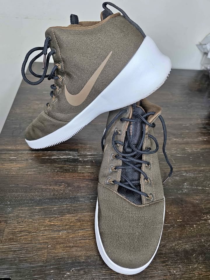 Nike hyperfresh PRM Mens mid top Trainers/ Sneakers-Size 12