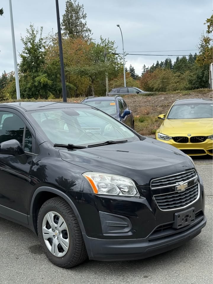 2015 Chevrolet Trax LS Manual Low KMS - photo 2