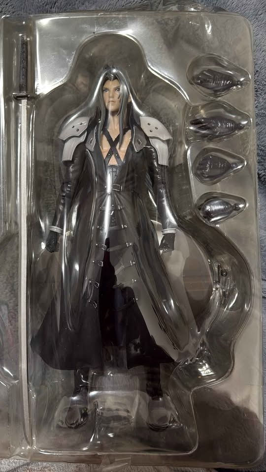Final Fantasy VII Advent Children Play Arts Sephiroth Figure - photo 4