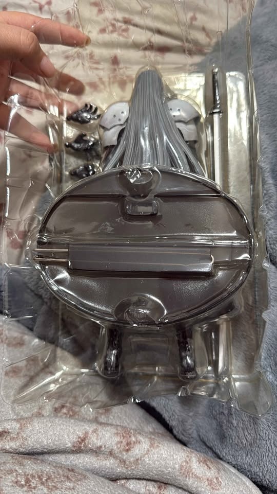 Final Fantasy VII Advent Children Play Arts Sephiroth Figure - photo 5