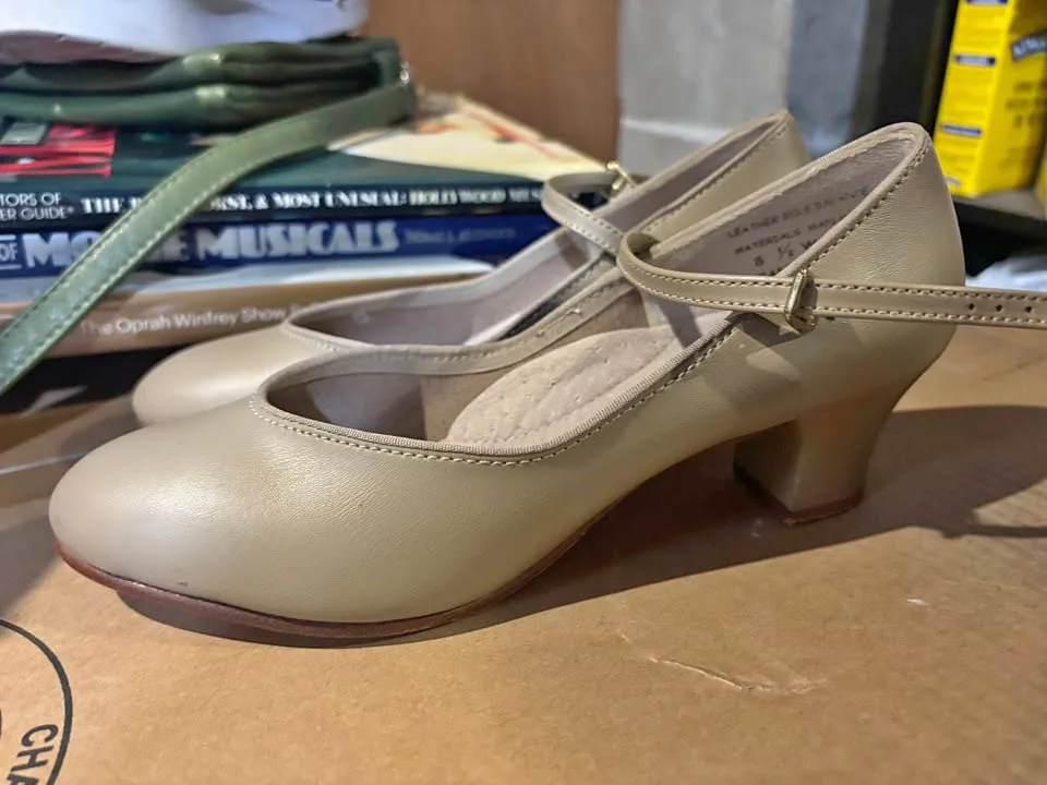 Capezio characters shoes 8.5 thumbnail