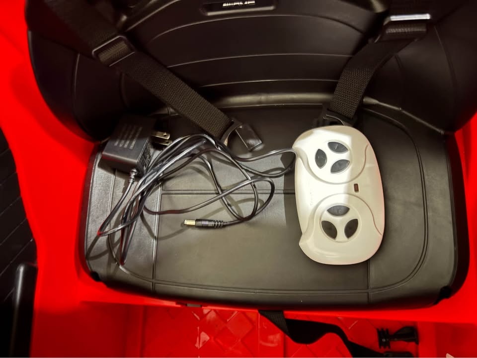 Mercedes-AMG Kids Electric Ride-On Car - Red - photo 4