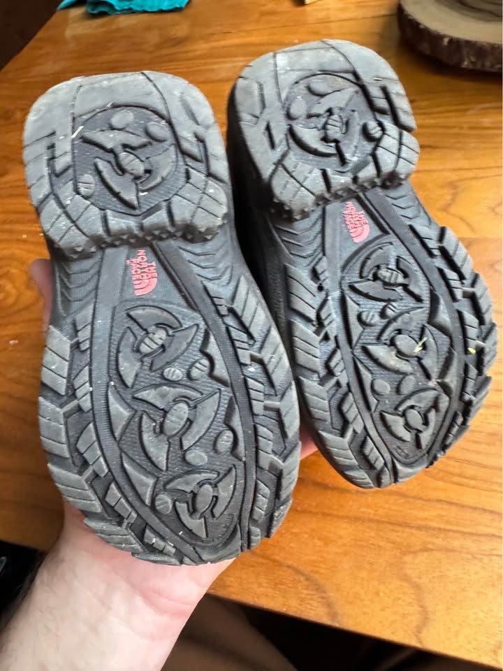 North Face Girls Winter Boots - photo 3