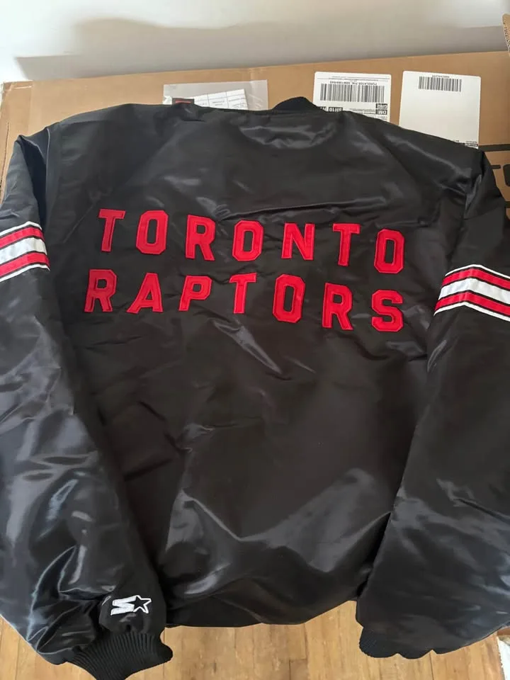 Toronto Raptors Bomber jacket (brand “Starter”) size large BNWT image indicator(3)