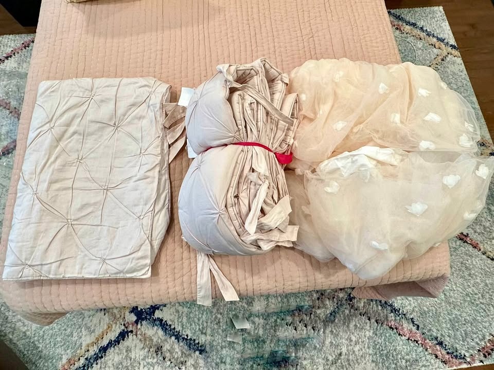 Pottery Barn Kids Monique Lhuillier Crib Bedding Set - photo 3