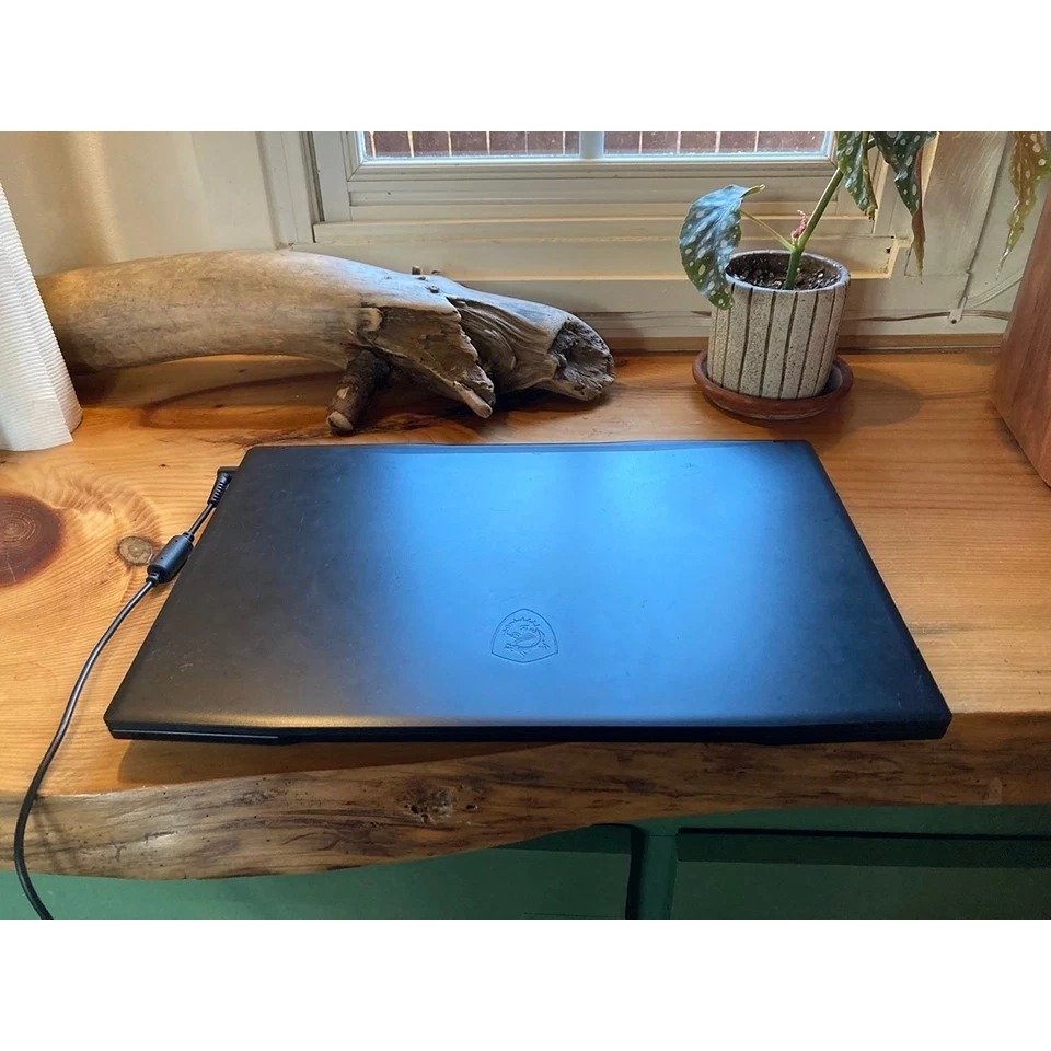 MSI Katana GF76 17.3" Gaming Laptop i7, 16GB RAM, RTX 3050 - photo 4