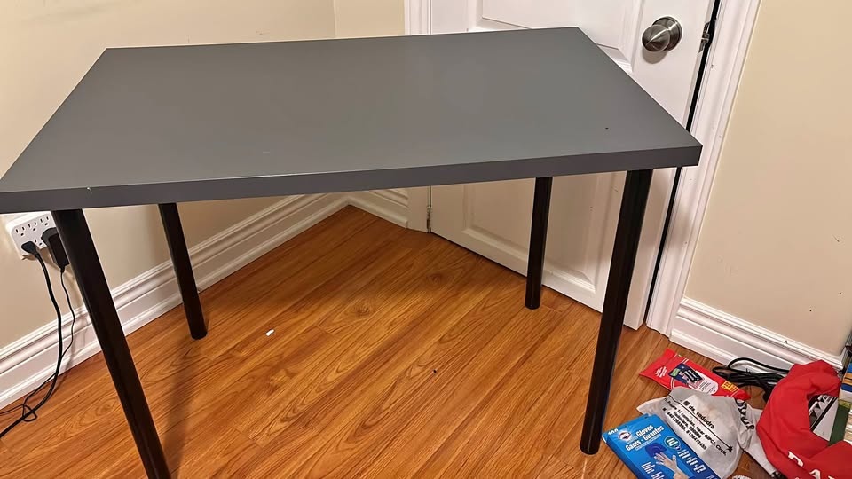 Computer desk very good condition