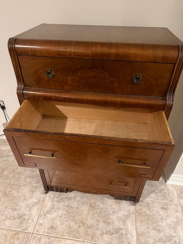 Double Bed Frame and Dresser - photo 4